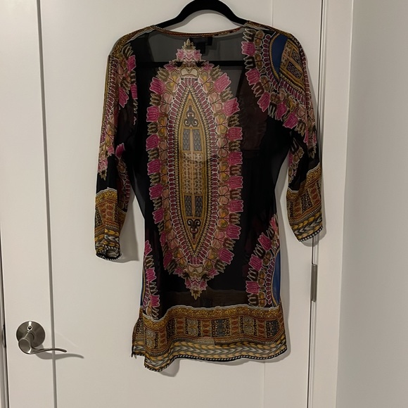 Sheer multi colored medium top - Picture 2 of 3